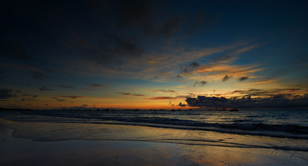 Pôr do sol na Praia de Maragogi em frente ao Odoiá Estalagm e Restaurante