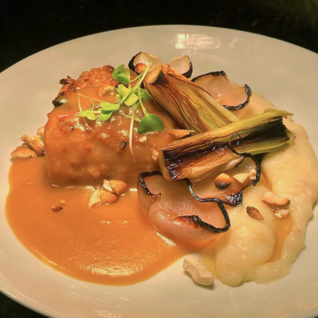 Filé de peixe grelhado ao molho de camarão