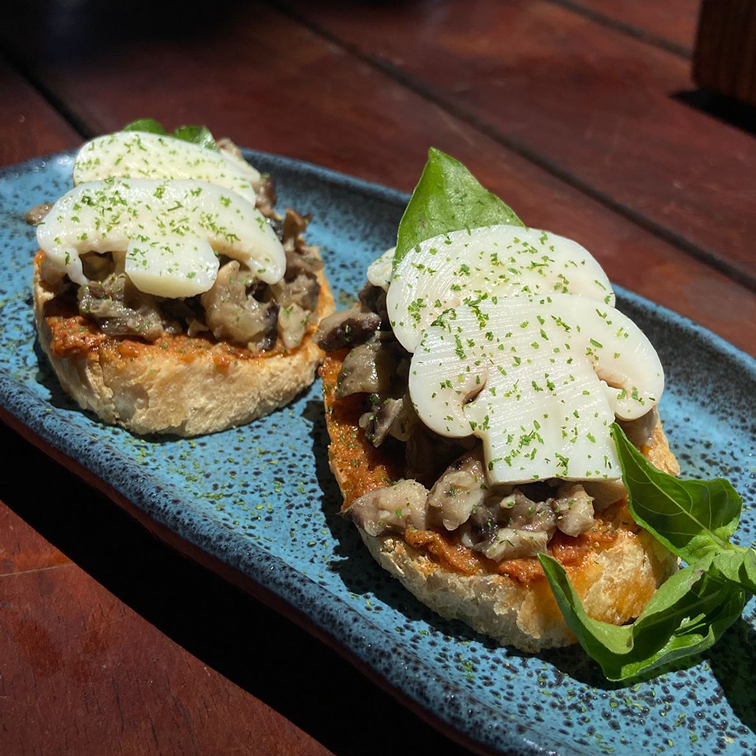 Bruschetta de cogumelos